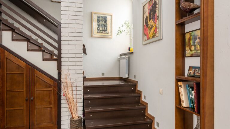 Escalier en pas japonais : optimiser votre espace avec style