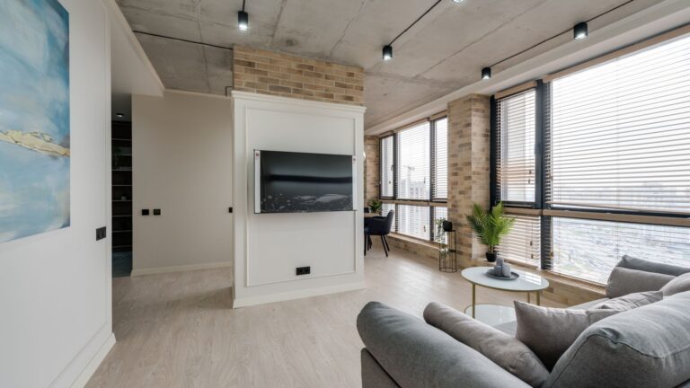 Après des travaux de rénovation : comment bien aménager son salon ?
